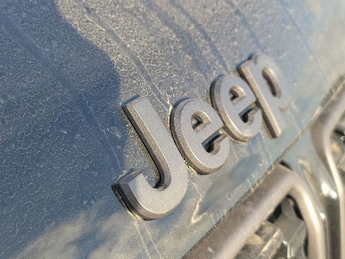 Used 2026 Jeep Compass Latitude image 38