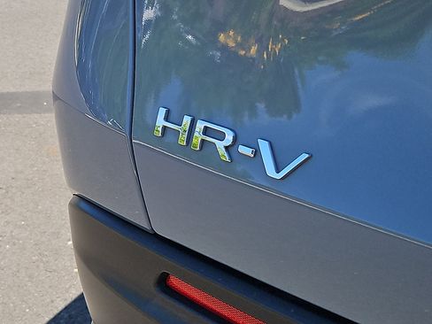 Used 2024 Honda HR-V Sport image 29