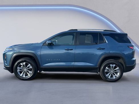 Used 2025 Chevrolet Equinox LT w/ Convenience Package II image 2
