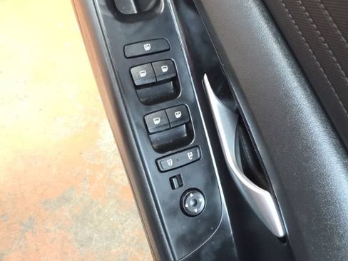 Used 2021 Hyundai Elantra SEL FWD image 22