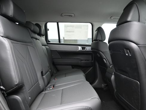 Used 2024 Hyundai Santa Fe SEL FWD image 13