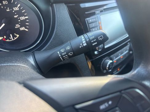 Used 2019 Nissan Rogue S image 28