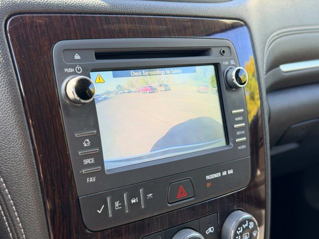 Used 2017 Chevrolet Traverse LT w/ Style and Technology Package FWD image 13