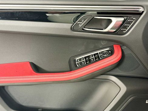 New 2025 Porsche Macan S image 11