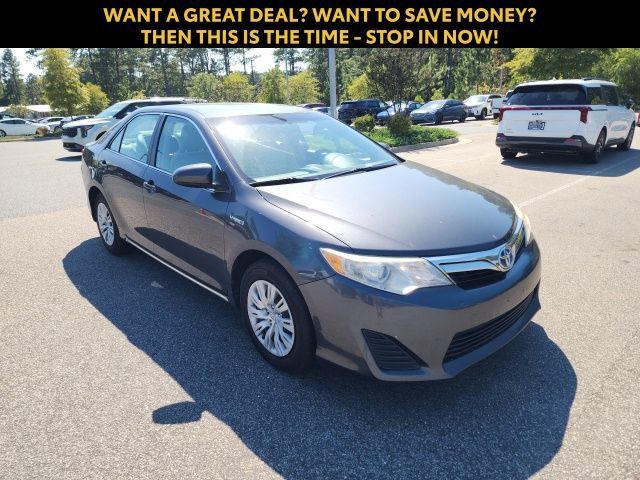Used 2012 Toyota Camry LE FWD image 1