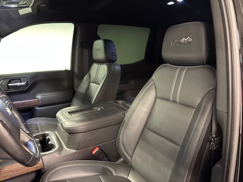 Used 2021 Chevrolet Silverado 1500 High Country w/ Technology Package AWD/4WD image 26