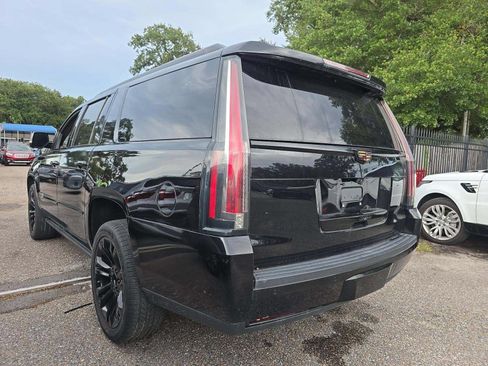 Used 2018 Cadillac Escalade ESV Platinum AWD/4WD image 4