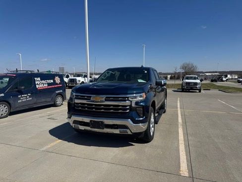 Used 2023 Chevrolet Silverado 1500 LTZ image 14