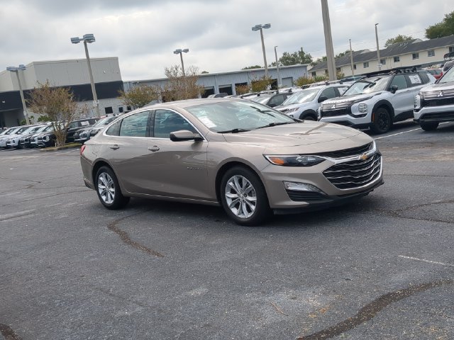 Used 2025 Chevrolet Malibu LT FWD image 4
