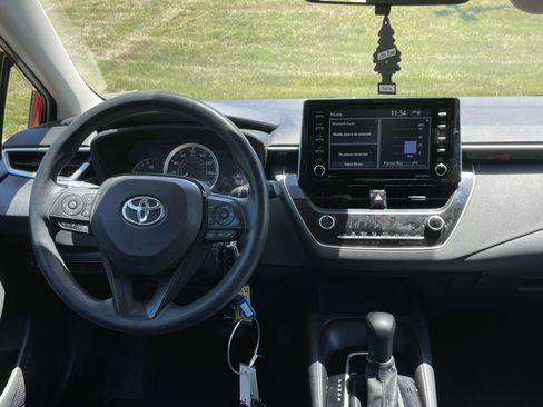 Used 2021 Toyota Corolla LE FWD image 12