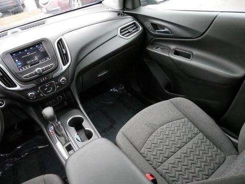 Used 2022 Chevrolet Equinox LT image 11