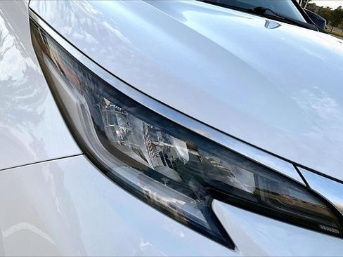 Used 2021 Toyota Sienna XSE image 33