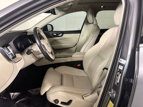 Used 2020 Volvo XC60 T5 Inscription image 16