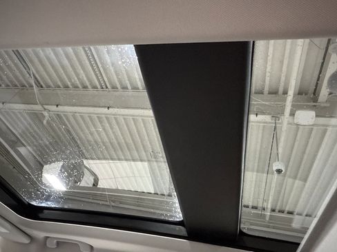 Used 2022 Jeep Renegade Latitude w/ Sun/Sound Group image 24