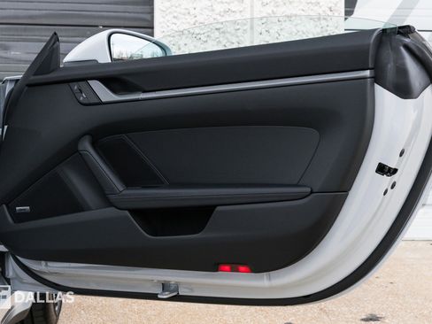 Used 2025 Porsche 911 Carrera image 32