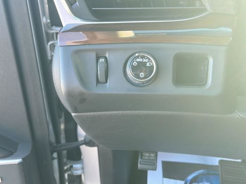 Used 2020 Cadillac Escalade ESV Luxury image 15