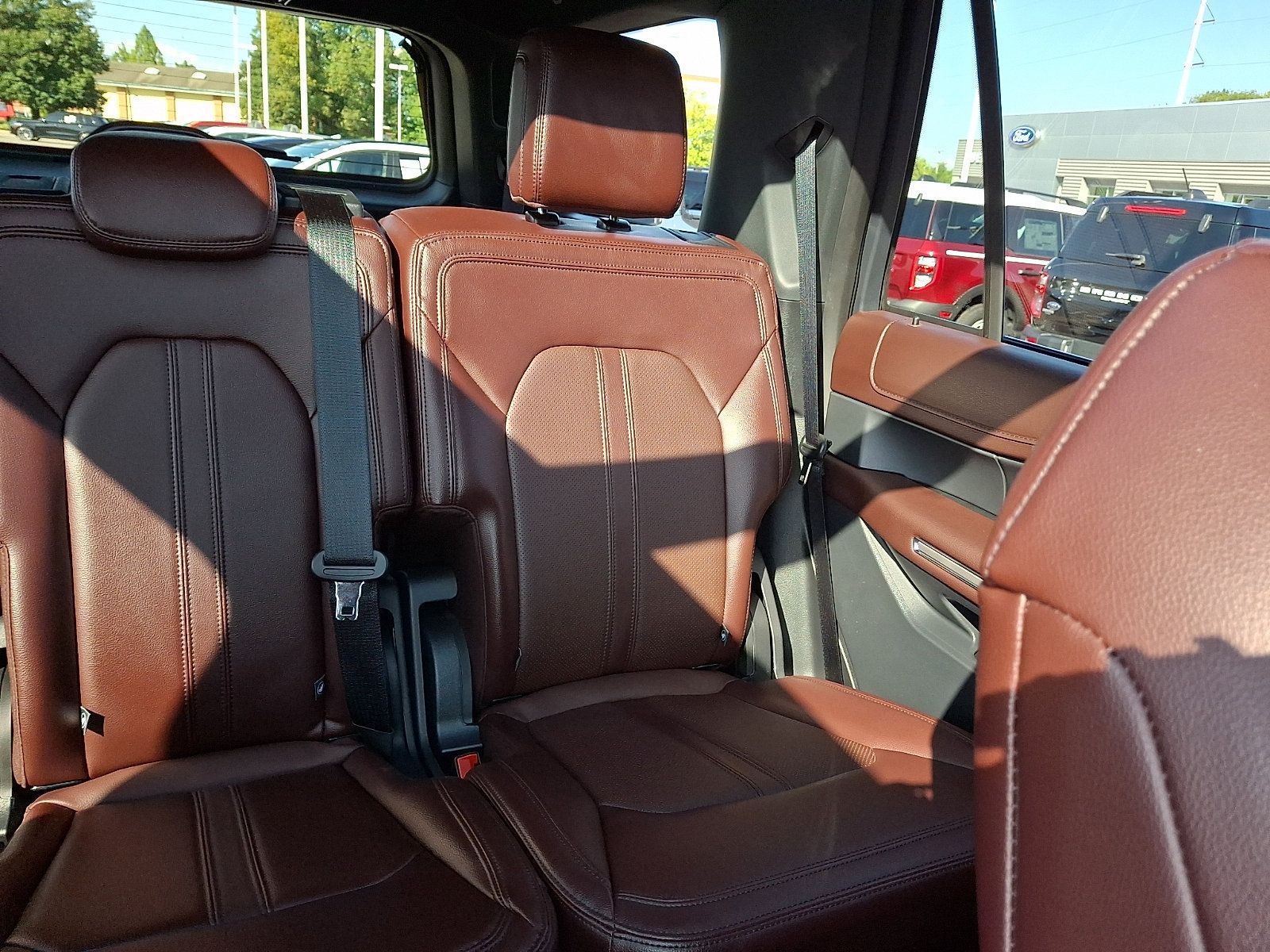 Used 2024 Ford Expedition Limited AWD/4WD image 19