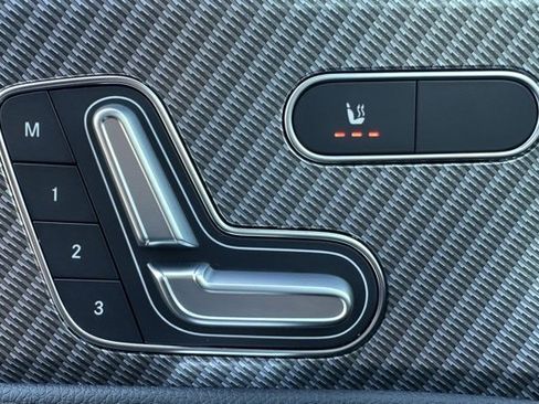 Used 2025 Mercedes-Benz CLA 250 4MATIC image 14