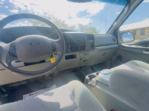 Used 2003 Ford Excursion XLT image 16