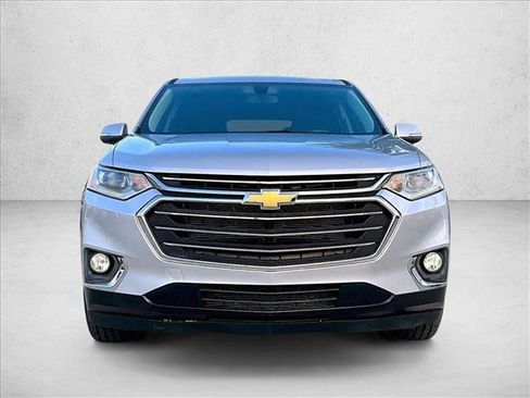 Certified 2021 Chevrolet Traverse LT image 3