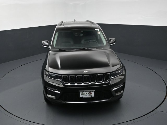 Used 2023 Jeep Grand Cherokee Limited w/ Trailer Tow Prep Group (B) AWD/4WD image 13