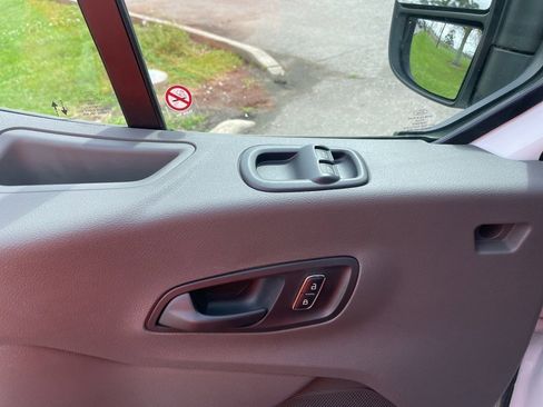 Used 2024 Ford Transit 250 Low Roof w/ Exterior Upgrade Package image 15