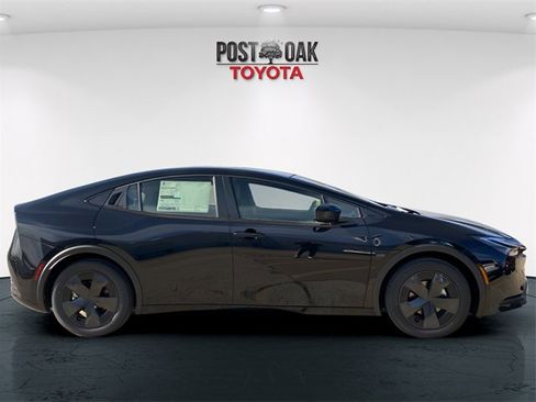 New 2026 Toyota Prius LE image 8