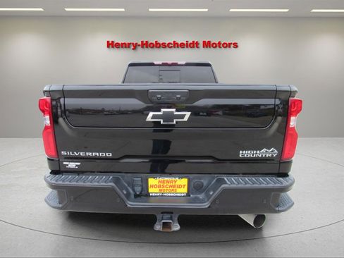 Used 2024 Chevrolet Silverado 2500 High Country image 3