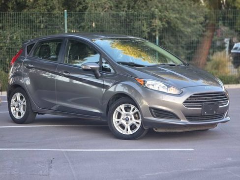 Used 2014 Ford Fiesta SE FWD image 3