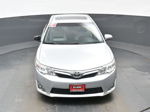 Used 2014 Toyota Camry XLE image 32