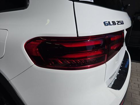 Certified 2025 Mercedes-Benz GLB 250 image 36