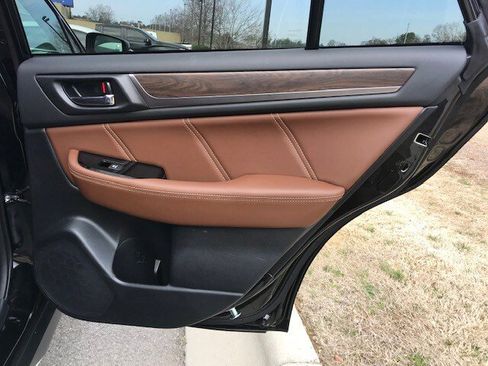 Used 2018 Subaru Outback 2.5i Touring image 19