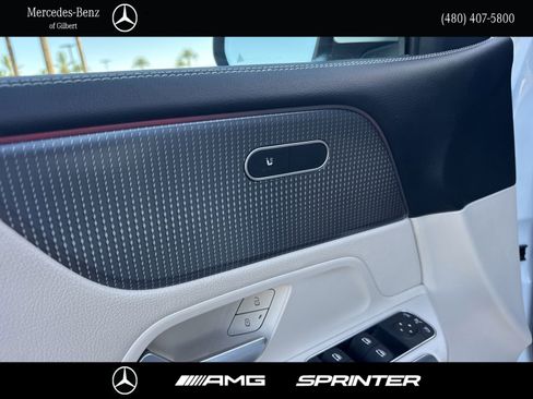 Certified 2022 Mercedes-Benz GLB 250 w/ Premium Package Lite image 15