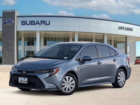 Used 2022 Toyota Corolla LE FWD image 1
