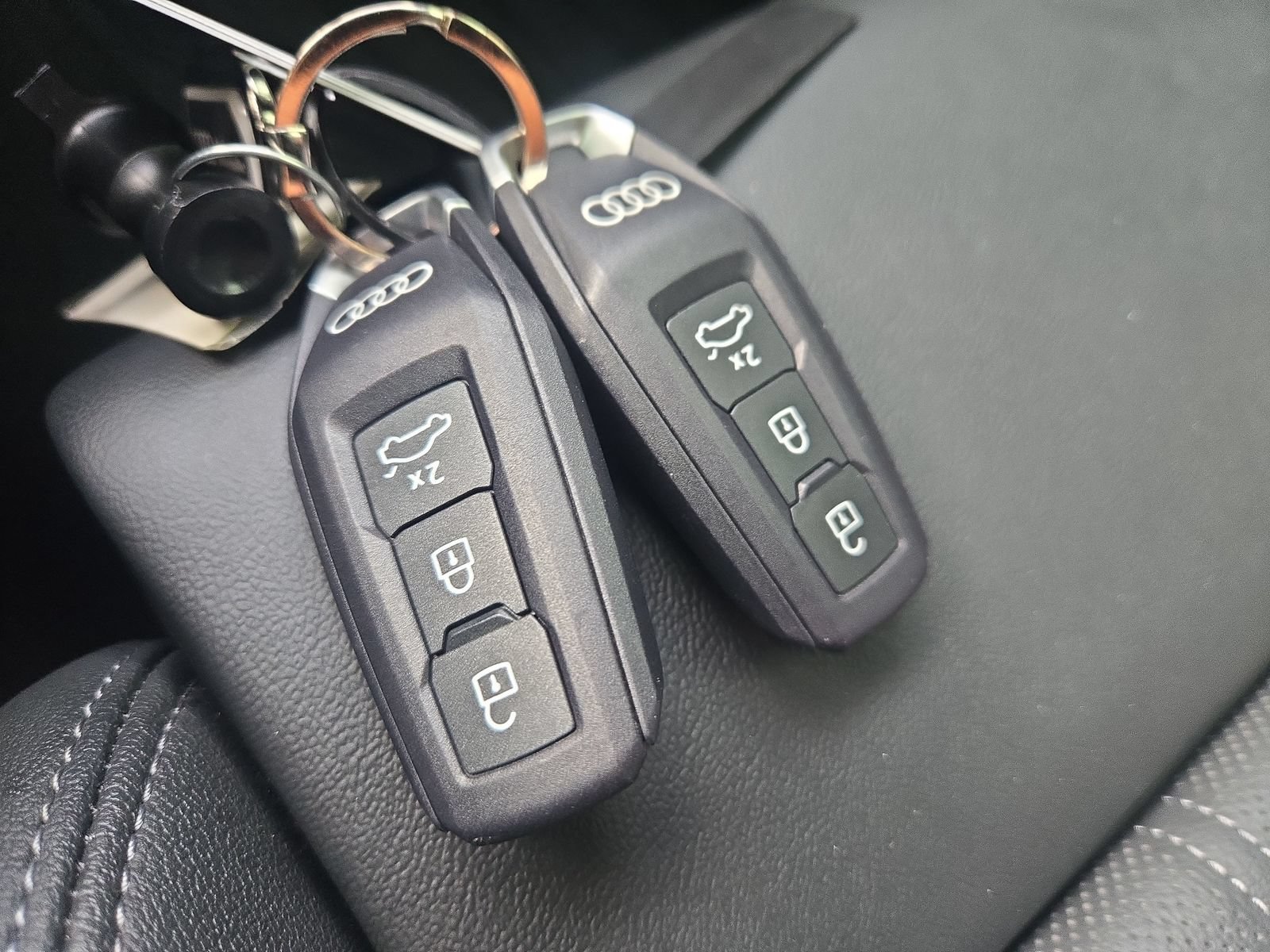 Certified 2025 Audi Q5 Prestige AWD/4WD image 9