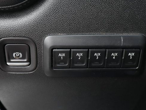 Used 2022 Chevrolet Silverado 2500 LT w/ Convenience Package image 24