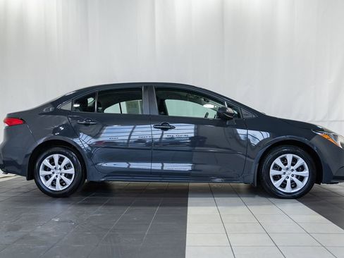 Used 2023 Toyota Corolla LE image 3