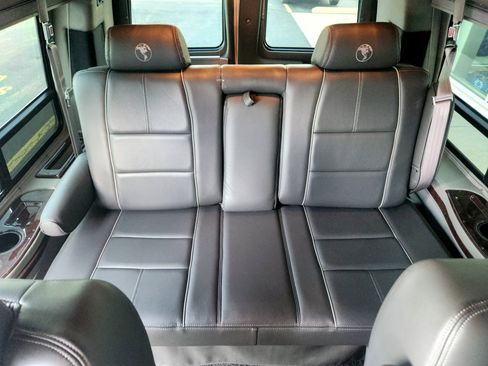 Used 2015 Chevrolet Express 2500 RWD image 10