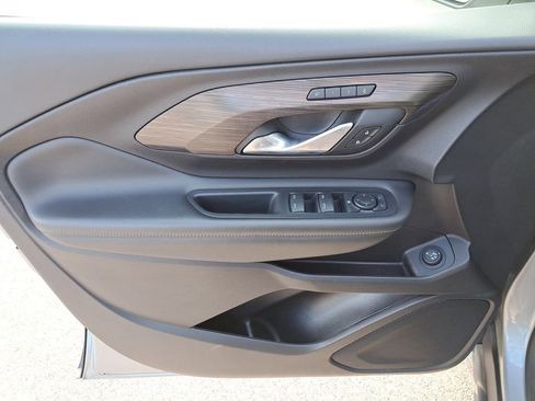 Used 2024 GMC Terrain SLT image 15