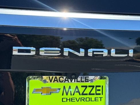 Used 2025 GMC Yukon Denali AWD/4WD image 13