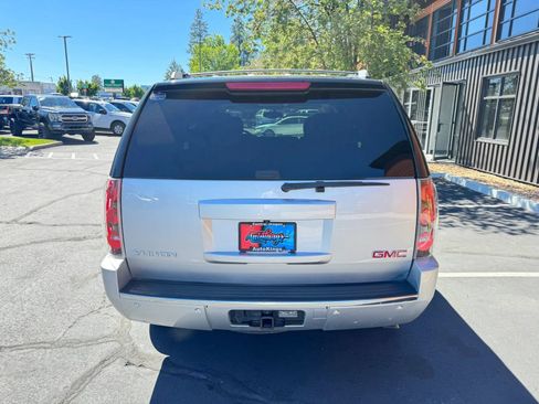 Used 2014 GMC Yukon Denali AWD/4WD image 4