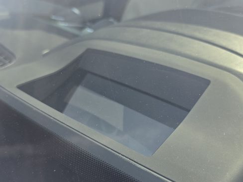 Used 2017 Bentley Bentayga AWD/4WD image 17