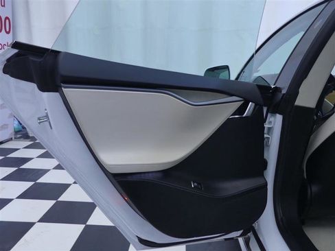 Used 2018 Tesla Model S 100D image 27