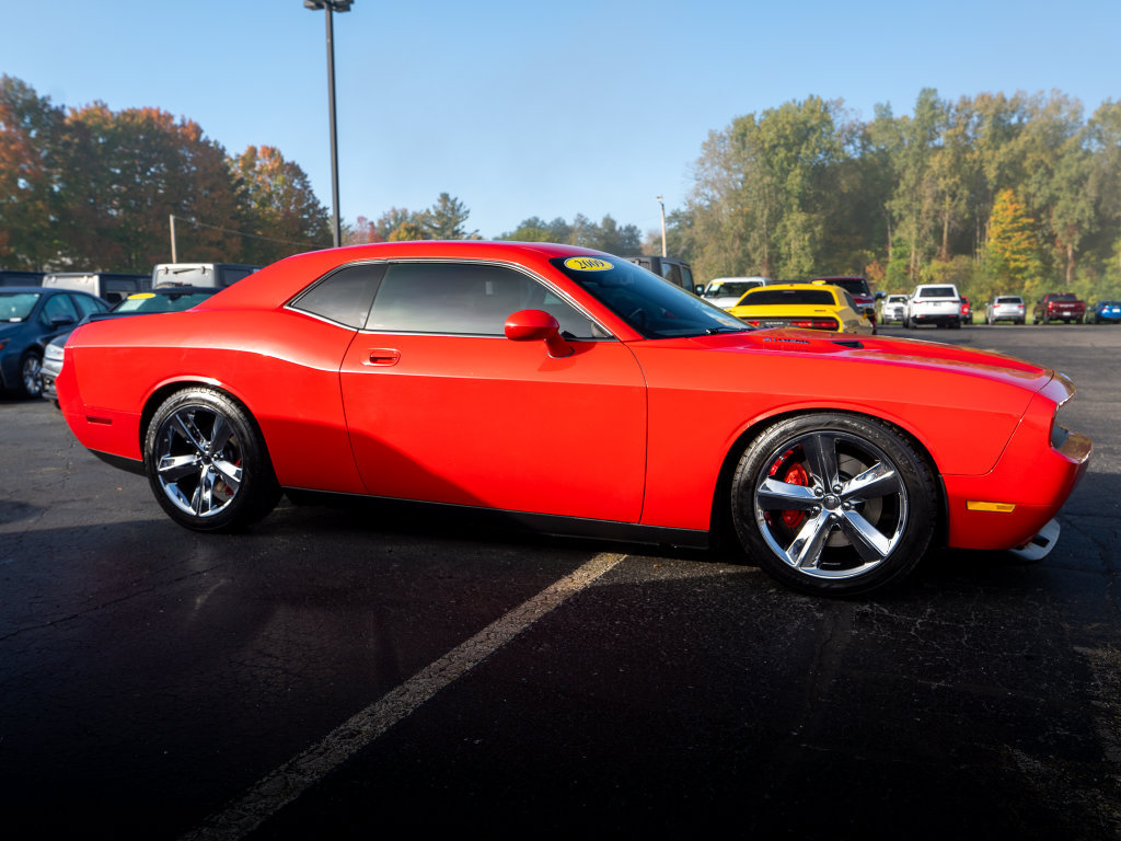 Used 2009 Dodge Challenger SRT8 w/ SRT Option Group II RWD image 5