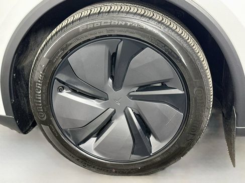 Used 2026 Tesla Model Y AWD image 18
