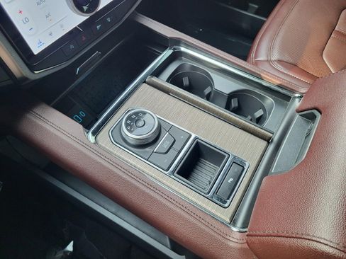 Used 2024 Ford Expedition Limited RWD image 22