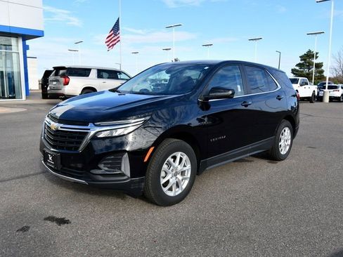 Certified 2024 Chevrolet Equinox LT image 2