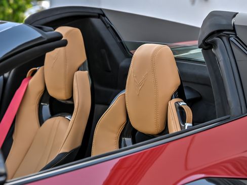 Used 2023 Chevrolet Corvette Stingray Premium Conv w/ Z51 Performance Package RWD image 13