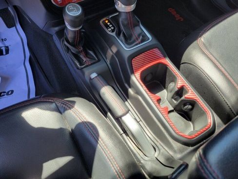 Used 2019 Jeep Wrangler Unlimited Rubicon image 18