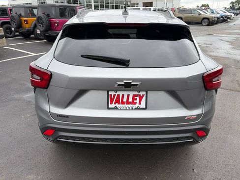 Used 2025 Chevrolet Trax RS w/ Driver Confidence Package FWD image 7